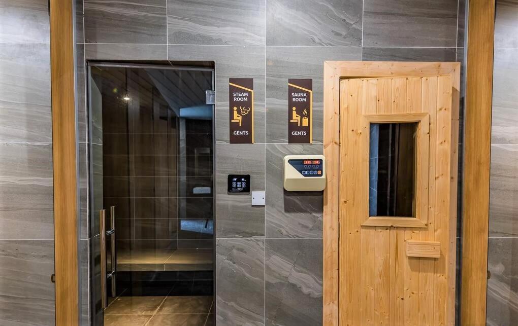 Imperio Residences Private Bathtub Or Jacuzzi By Nestcove Malacca Exterior foto
