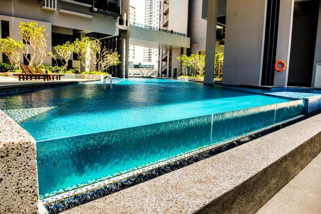 Imperio Residences Private Bathtub Or Jacuzzi By Nestcove Malacca Exterior foto