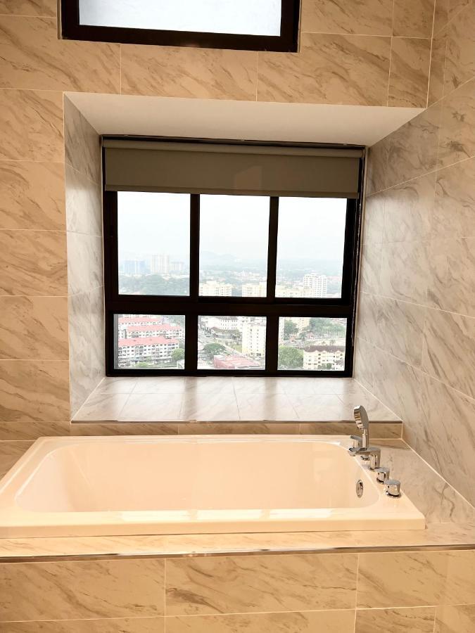 Imperio Residences Private Bathtub Or Jacuzzi By Nestcove Malacca Exterior foto