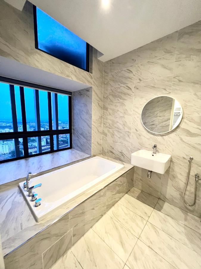 Imperio Residences Private Bathtub Or Jacuzzi By Nestcove Malacca Exterior foto