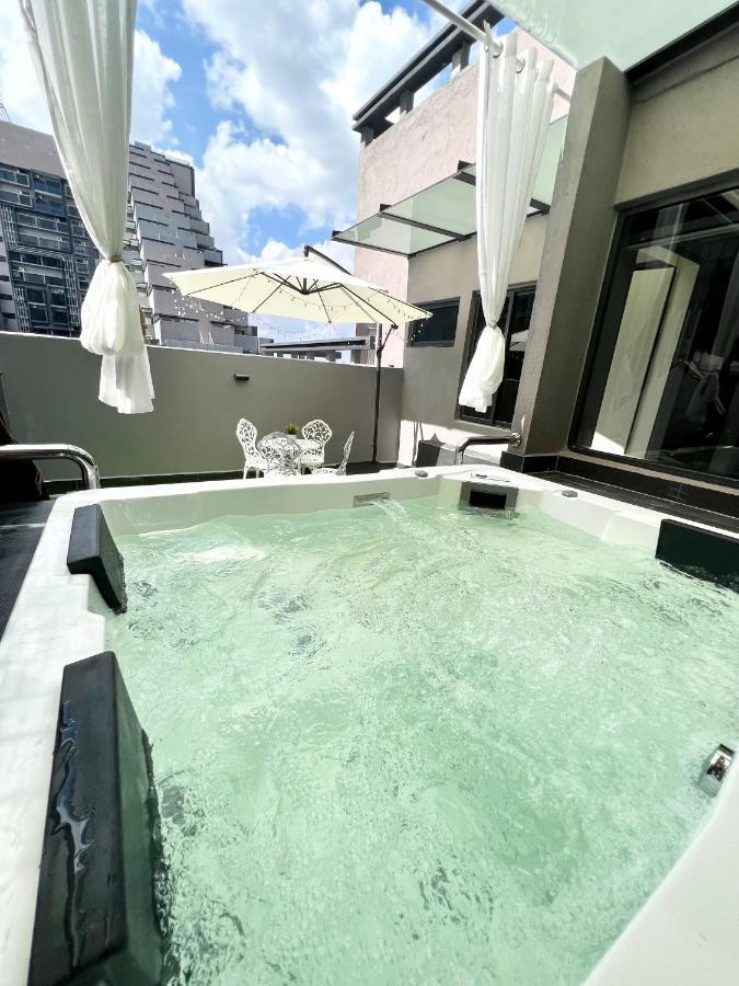 Imperio Residences Private Bathtub Or Jacuzzi By Nestcove Malacca Exterior foto